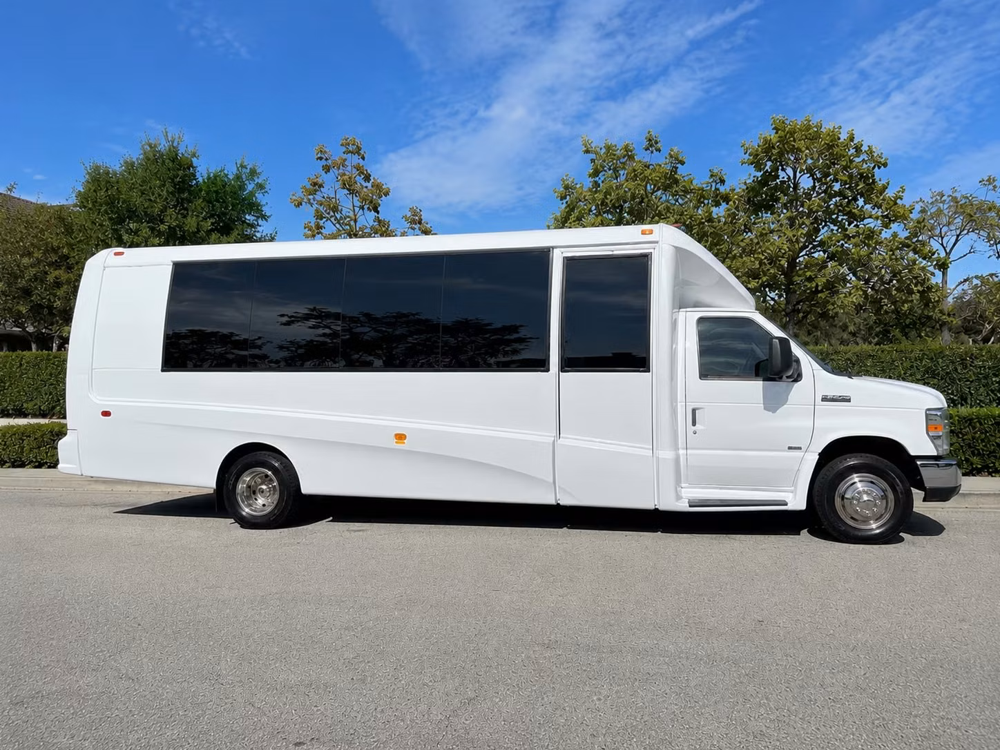 alexandria 18 passenger minibus rental