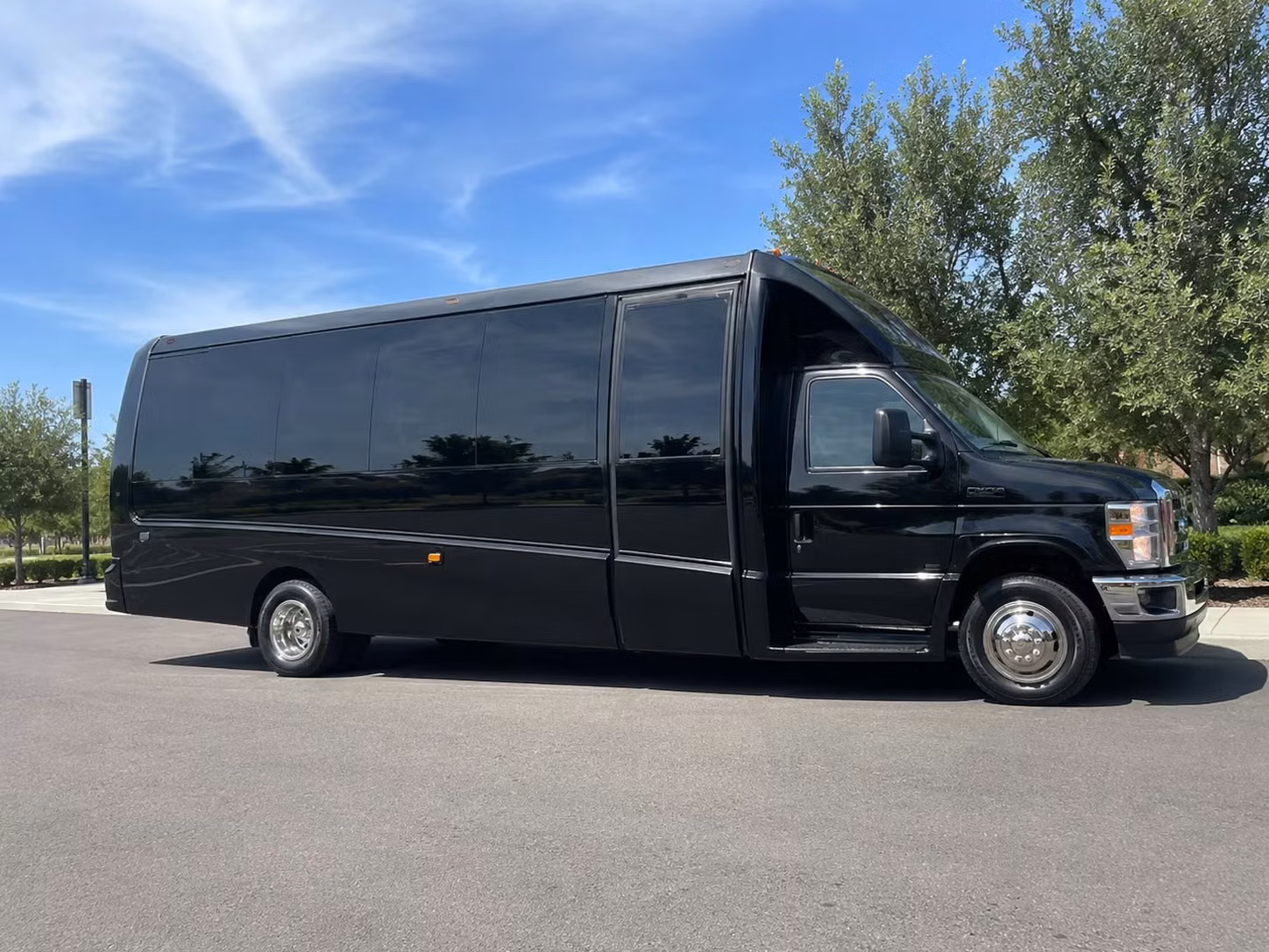 alexandria 20 passenger minibus rental
