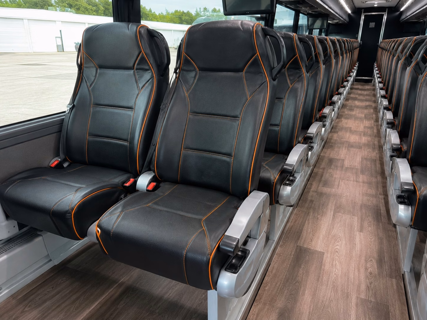 wedding bus rentals in alexandria